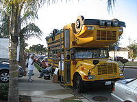 WhoFarmDoublebusOrleansAv9Oct08.jpg