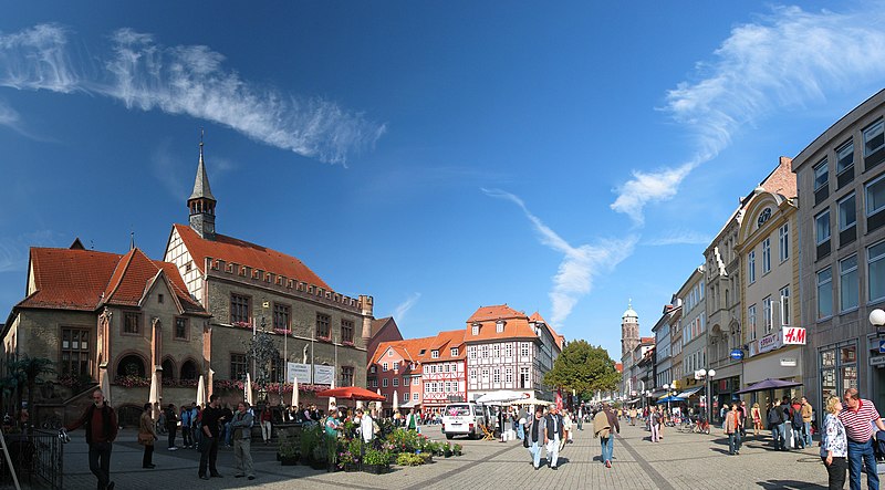 Datei:Goettingen Marktplatz Oct06.jpg
